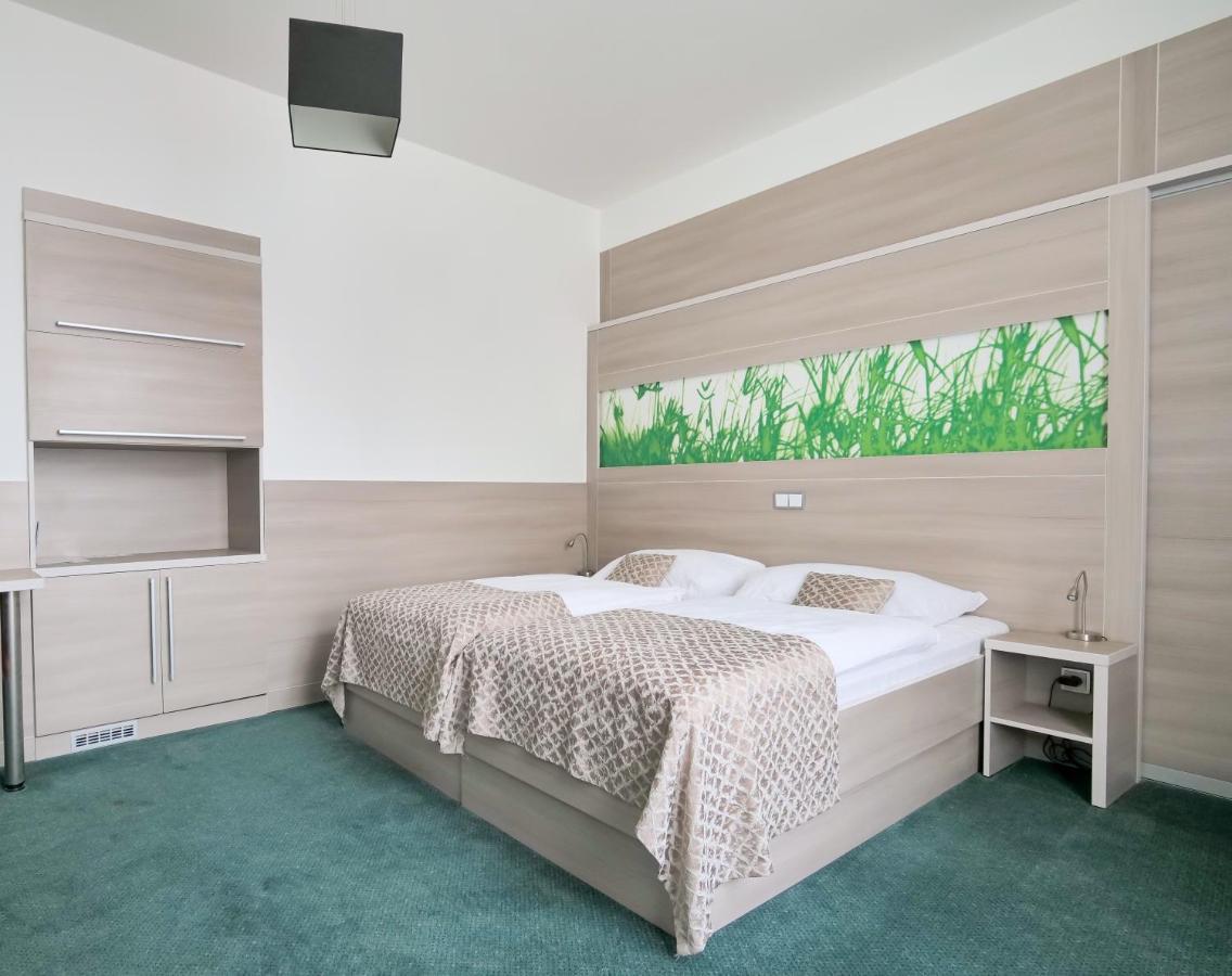 Hotel Zlata Hvezda Litomyšl Buitenkant foto