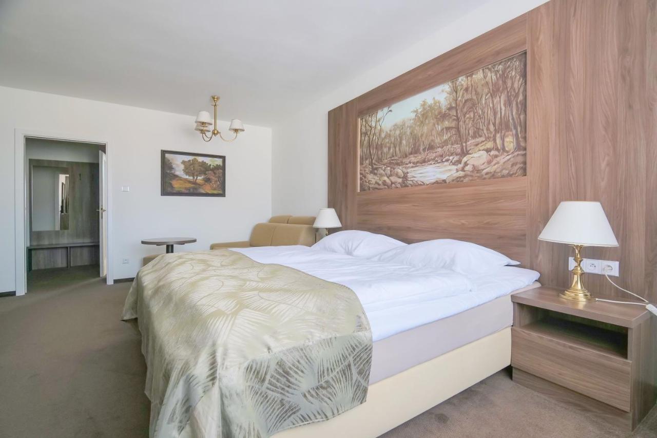 Hotel Zlata Hvezda Litomyšl Buitenkant foto