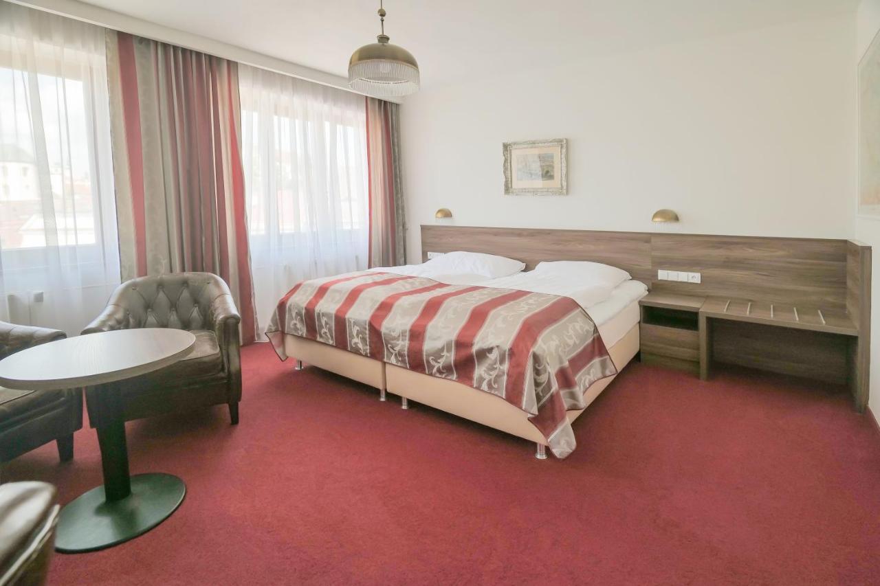 Hotel Zlata Hvezda Litomyšl Buitenkant foto