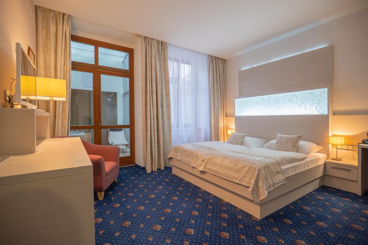 Hotel Zlata Hvezda Litomyšl Buitenkant foto