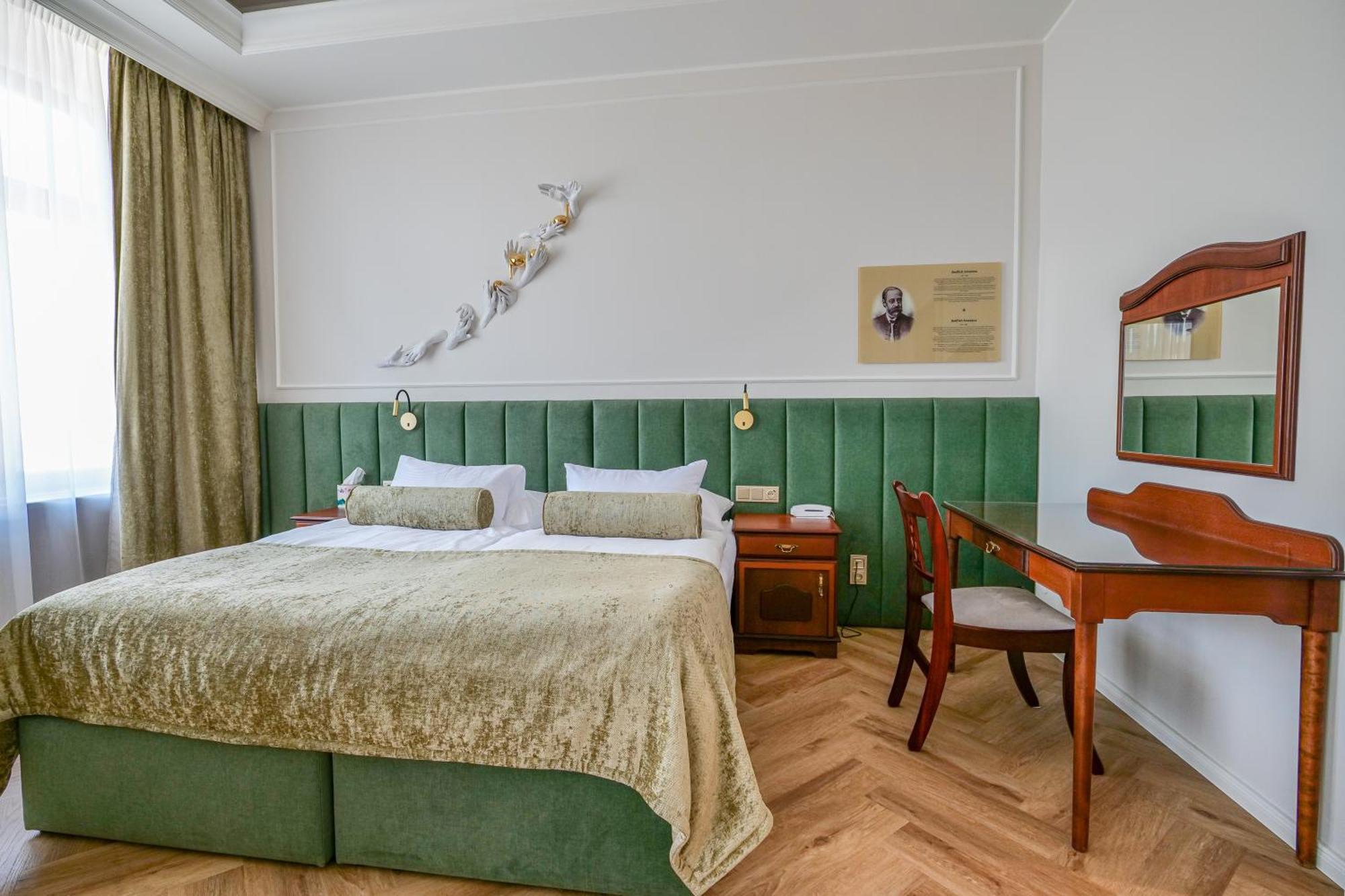 Hotel Zlata Hvezda Litomyšl Buitenkant foto